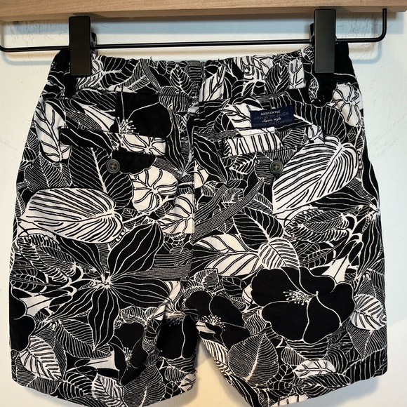 Janie and Jack Black and White Floral Poplin Shorts Size 3 - Picture 3 of 6